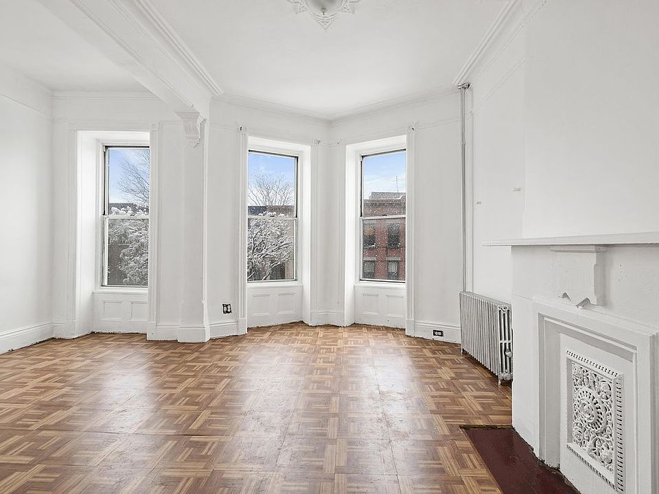 1st image of 445 Halsey St #2