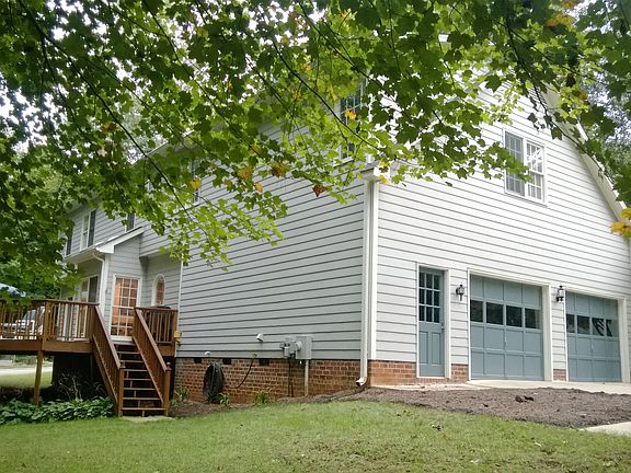 Side Loading Garage and Deck