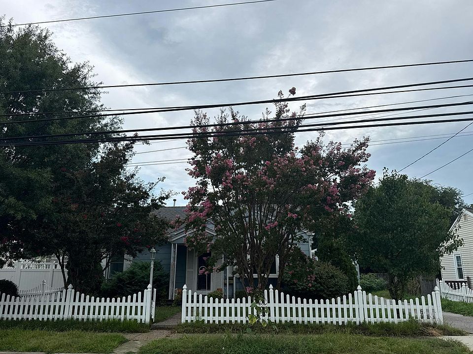 1st image of 104 E Maryland Ave