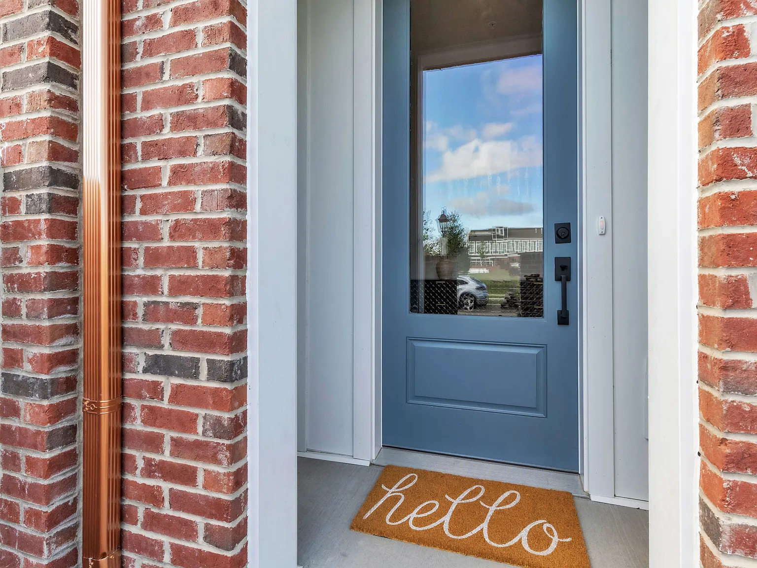 3 bed, 2.5 bath, 3170 sqft, $5,200 — Photo 2