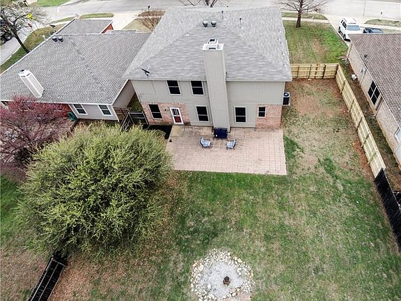 3rd image of 3409 Cliff Oaks Dr
