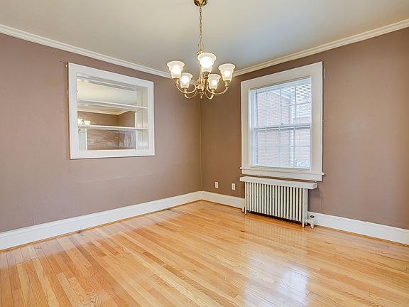 4th image of 2817 Cumberland St NW