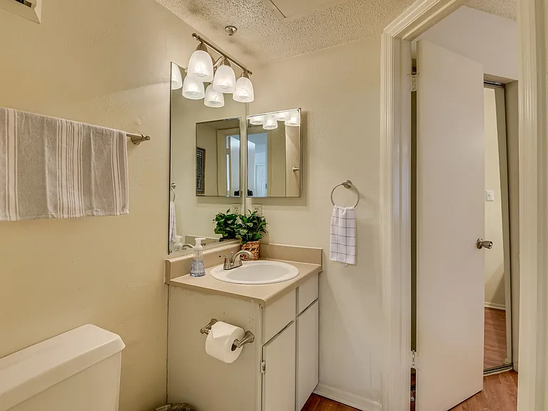 Champions Pines Apartments — Photo 48