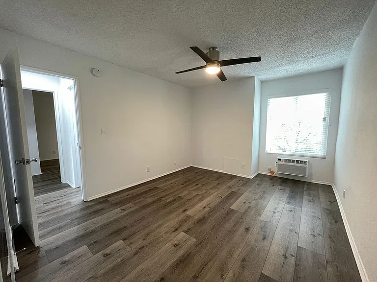 20317 Saticoy St — Photo 20