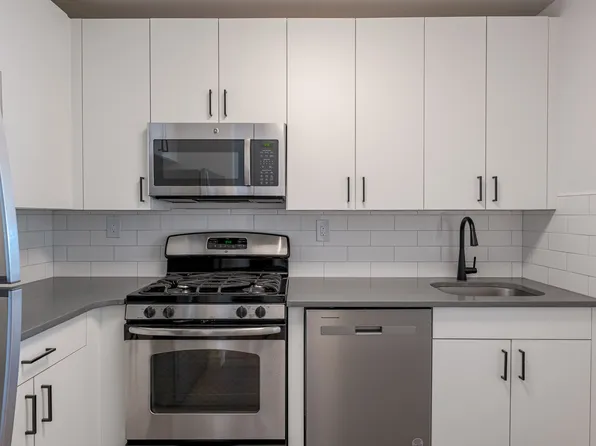 31 River Court image 20 of 24