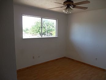 5th image of 402 Stonecreek Dr