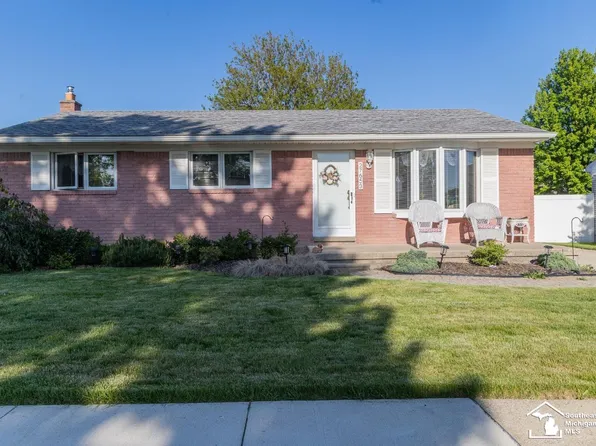 27653 Weddel Ave, Brownstown, MI 48183