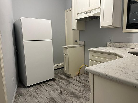 3rd image of 493 Jersey St Floor 2