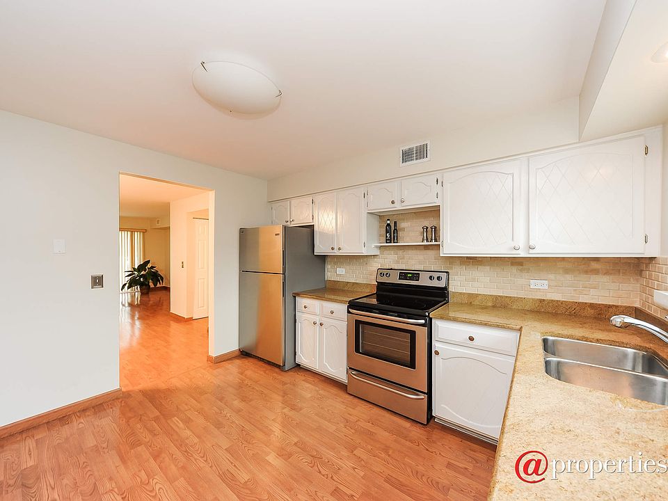 Kitchen / Breakfast Room