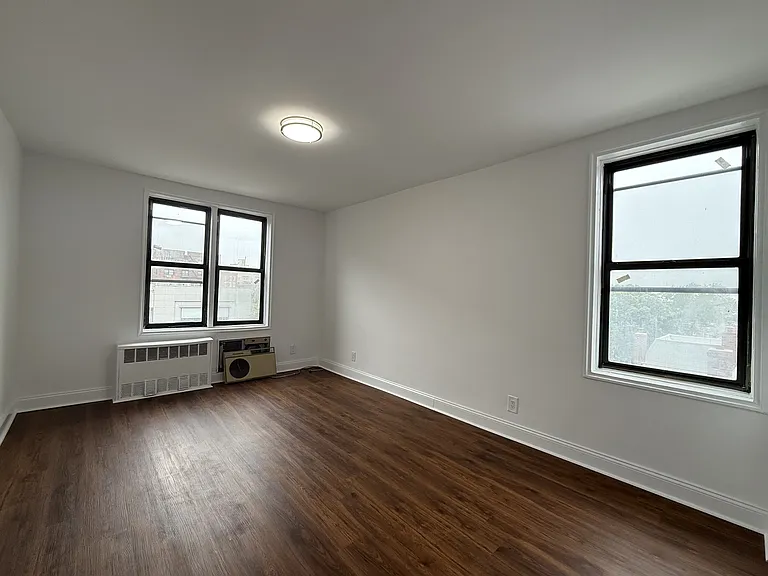 14943 35th Ave #4G — Photo 2