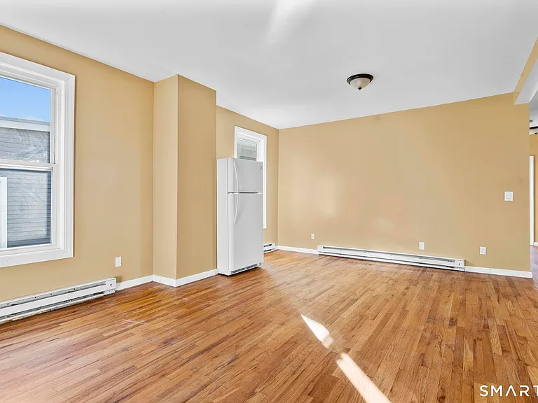 691 S Main St #3 — Photo 4