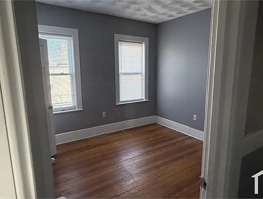 4 bed, 2000 sqft, $3,800 — Photo 2