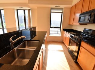 343 W Old Town Ct APT 409, Chicago, IL 60610