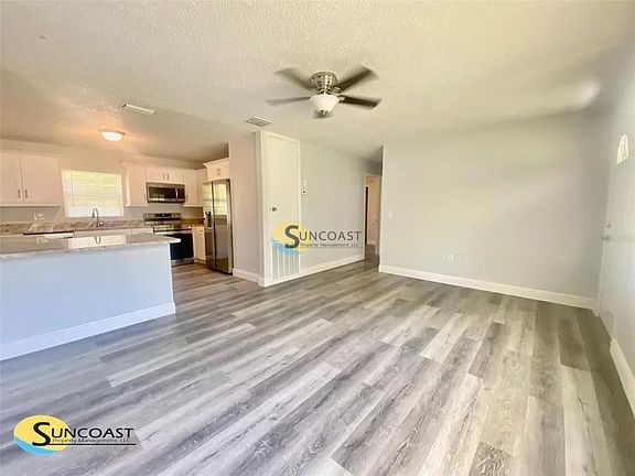 3rd image of 1419 NE 25th Pl