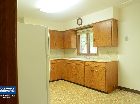 2nd image of 710 Woodlawn Ave