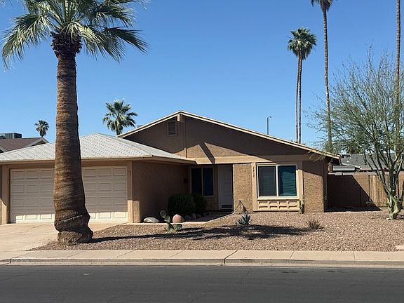 3rd image of 2202 W El Moro Ave