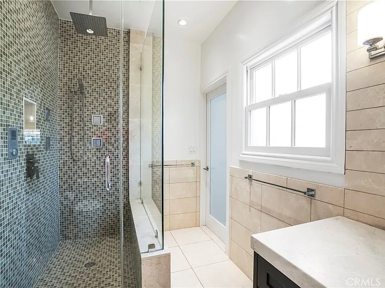 432 S Orange Dr — Photo 22