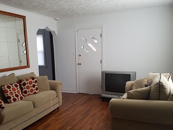 2nd image of 105 E 37th St