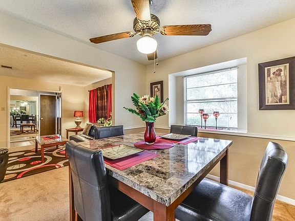 5th image of 15123 Grove Gardens Dr