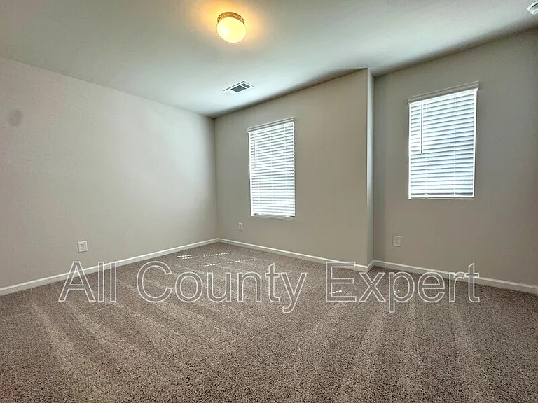 273 Bloomfield Cir — Photo 22