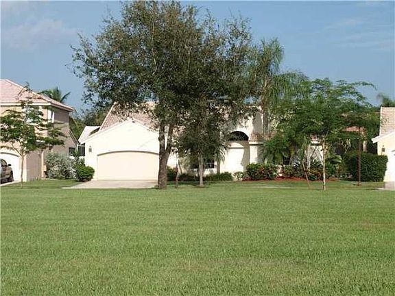 2nd image of 740 Lake Blvd