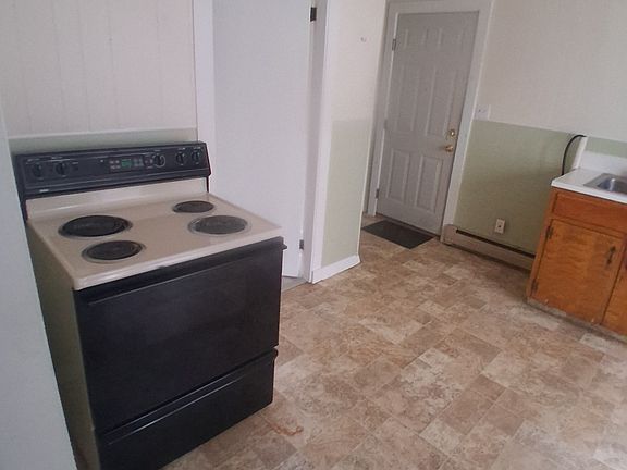 3rd image of 421 Cumberland St Unit 2R