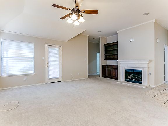 5th image of 415 Fountain Park Dr