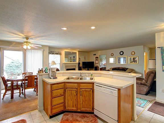 2nd image of 105 Redspire Blvd