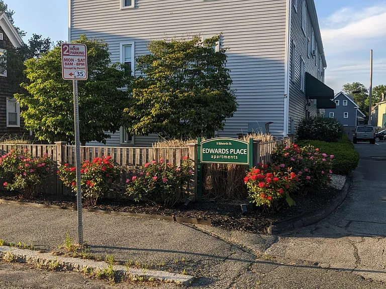 5 Edwards St #1 — Photo 4