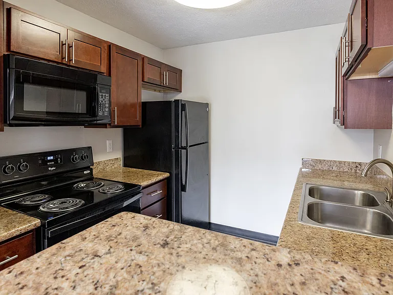 1135 Suncrest Cir — Photo 9