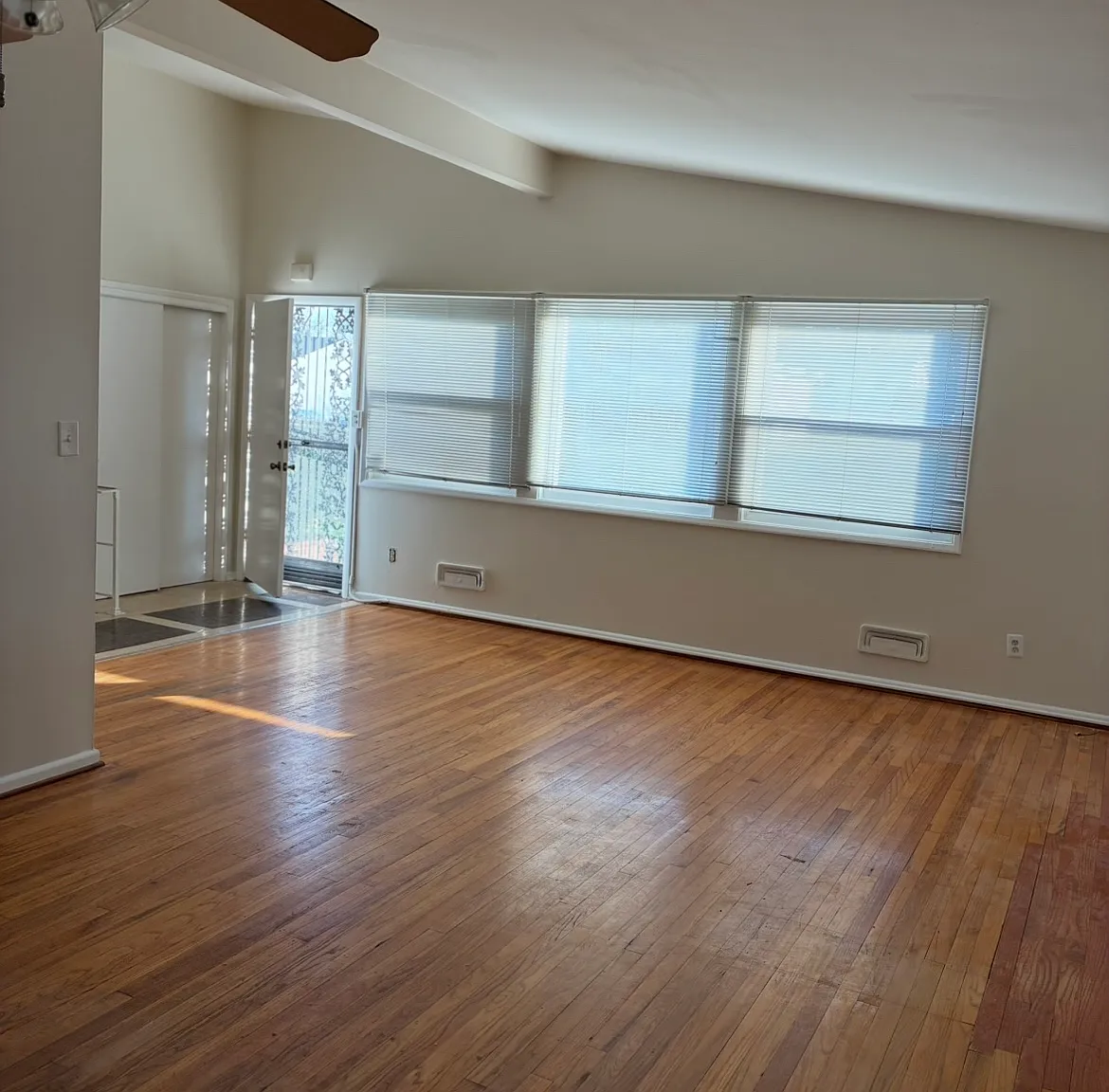 6920 Digby Rd — Photo 2