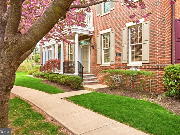 306 Hart Aly, Newtown, PA 18940