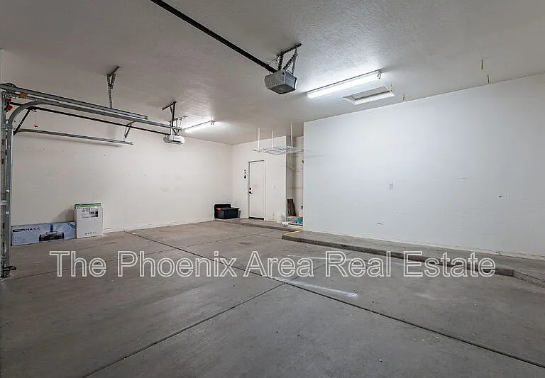 2823 E Tulsa St — Photo 38