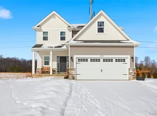 6275 Summerbrooke Cir, Fowlerville, MI 48836