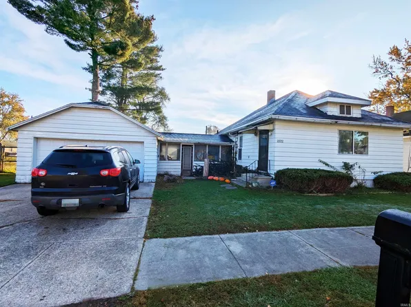 2222 Decamp Ave, Elkhart, IN 46517