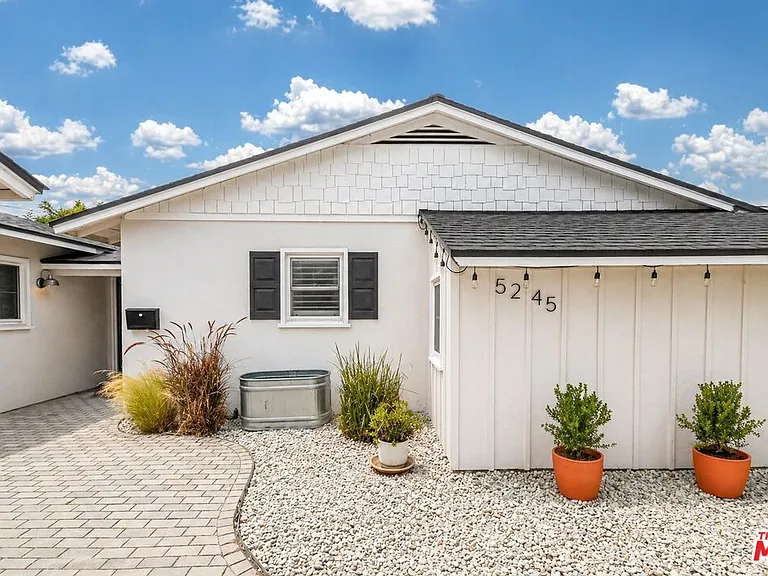 5245 Ventura Canyon Ave — Photo 2