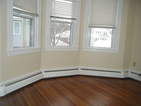 2nd image of 22 King St