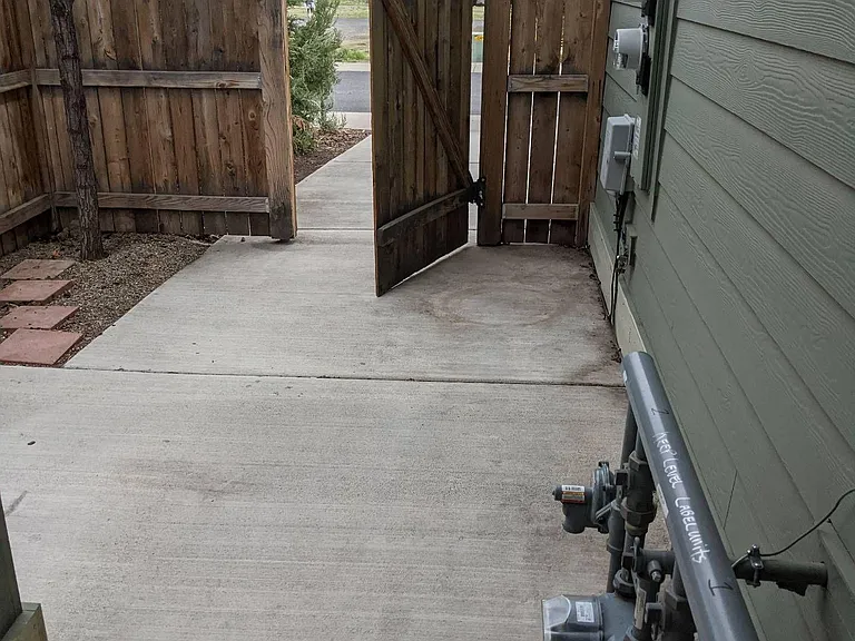 812 NE Ross Rd #2 — Photo 17