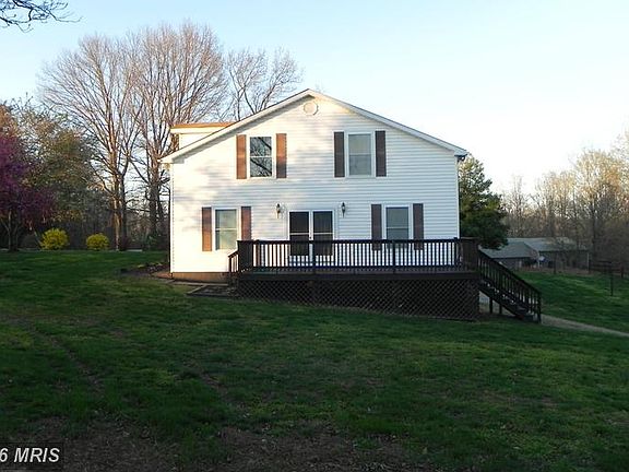 3rd image of 74 Jack Russell Ln