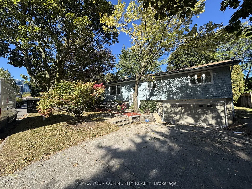 2063 Waters Edge Dr