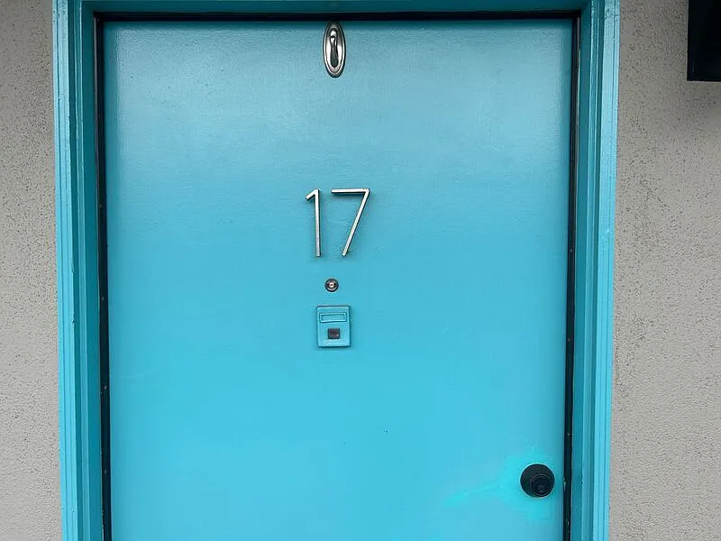 Studio, 1.0 bath, 350 sqft, $1,600 — Photo 2