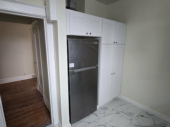 3rd image of 6300 N Rosebury Ave APT 3S