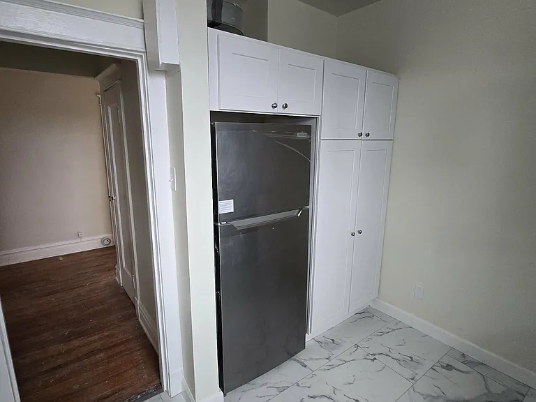 6300 N Rosebury Ave #2S — Photo 4