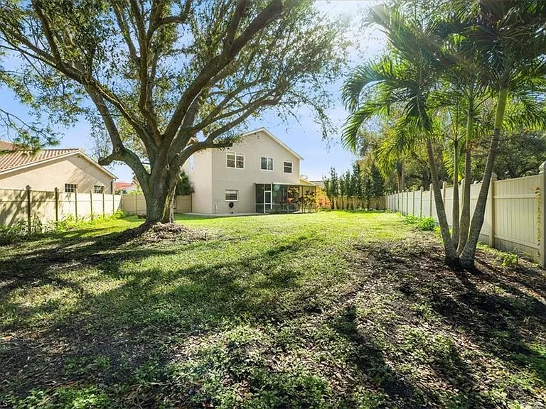 12341 Eagle Pointe Cir — Photo 40