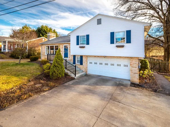 628 Killarney Dr, Morgantown, WV 26505
