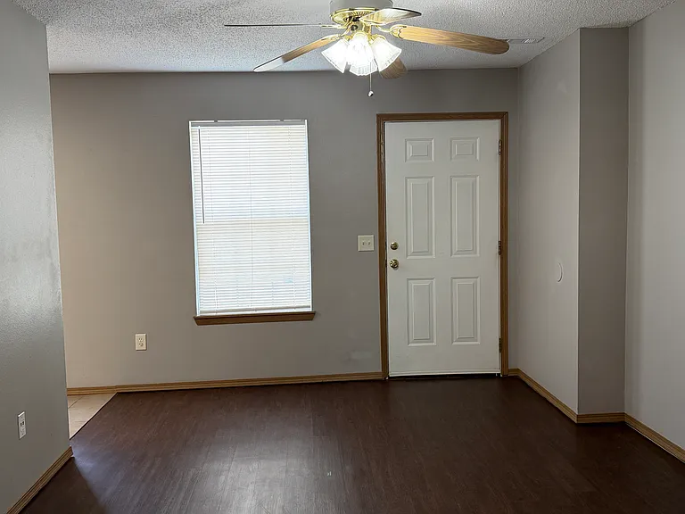 823 N Storer Ave — Photo 3