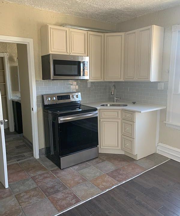 #3F studio kitchen $895/month