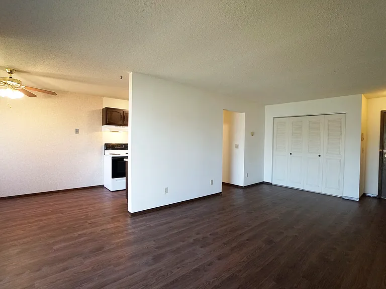 Charlton Place — Photo 13