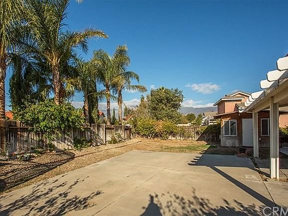4th image of 7540 Periwinkle Dr