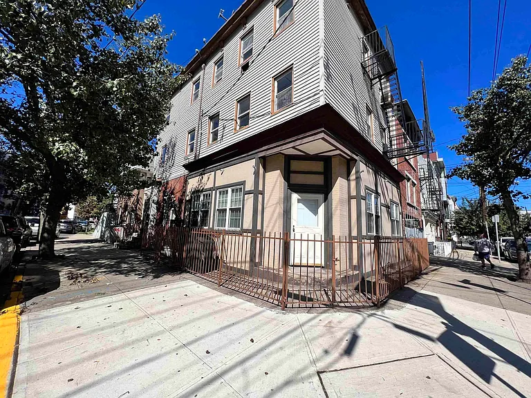 119 Brunswick St #3 — Photo 8